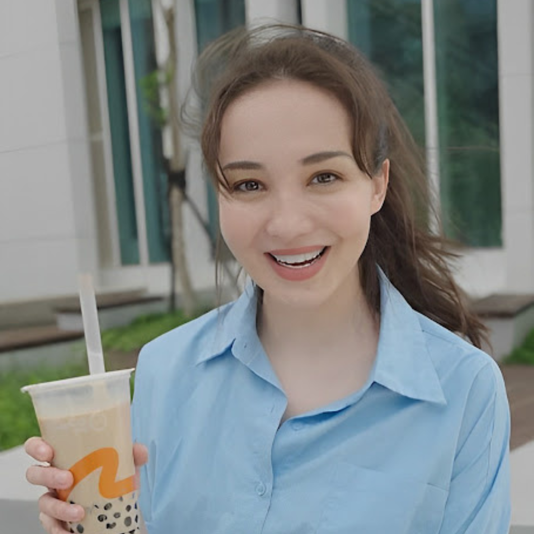 An image of milk tea with bubbles served in glasses showcasing the popular beverage